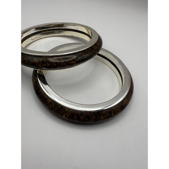 Vintage Silver Tone Faux Tortoiseshell Bracelet Set – Retro Statement Jewelry - Picture 5 of 6